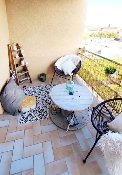 Un Nid D'Amour Apartment Ruoms Exterior foto